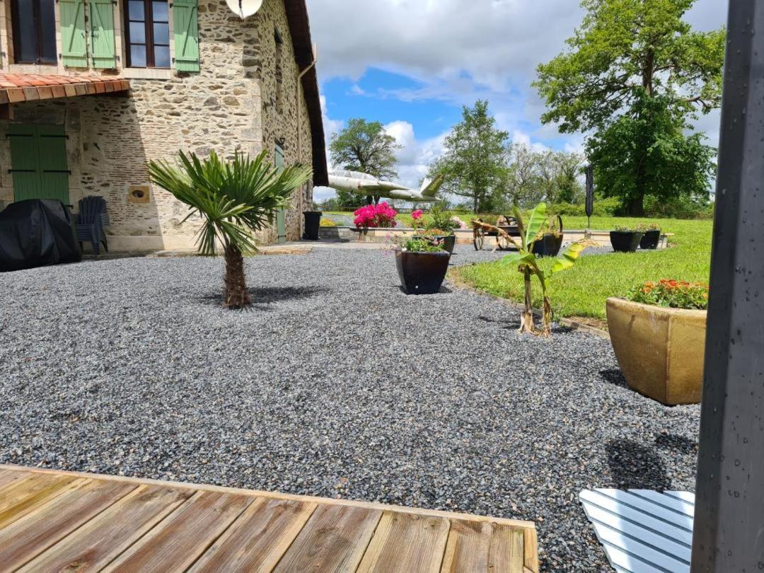 La Maison Du Lac Lavaud Saint-Quentin-sur-Charente Buitenkant foto
